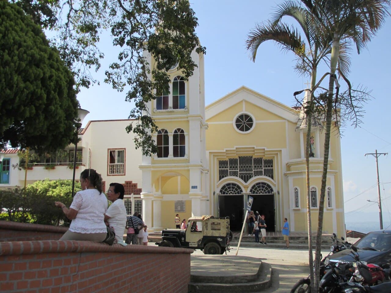 Iglesia Nuestra Señora del Carmen junto al parque de Buenavista